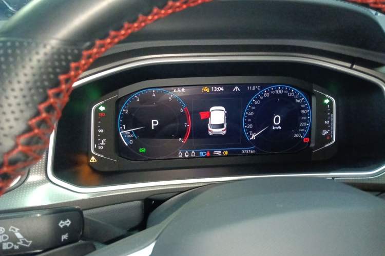 Used Volkswagen T-ROC 2023 300TSI DSG Two-Wheel-Drive Chen Guang Edition