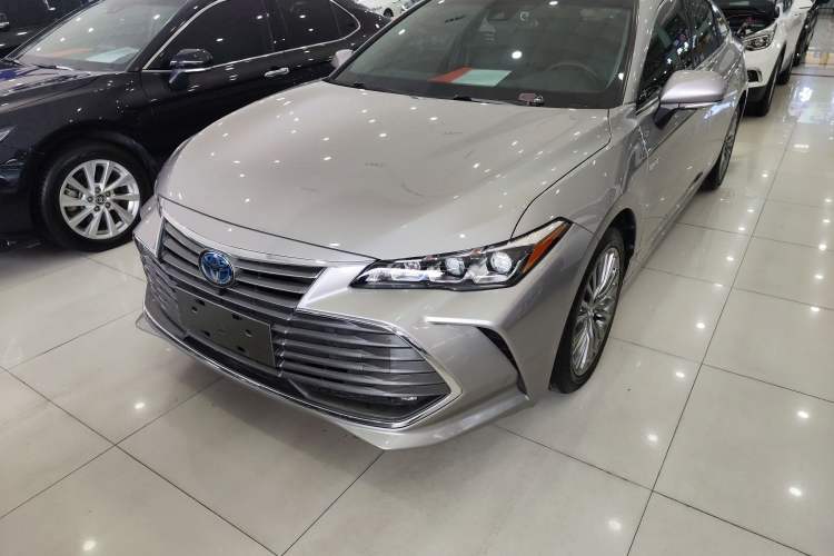 Used Toyota Avalon 2019 Dual-Engine 2.5L XLE Prestige Version China VI Standard