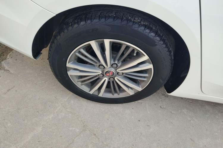 Used Roewe i5 2019 1.5L Automatic 4G Connected Linghao Flagship Edition