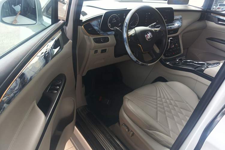 Used Buick GL8 2021 ES Landtrek 653T Comfort Edition
