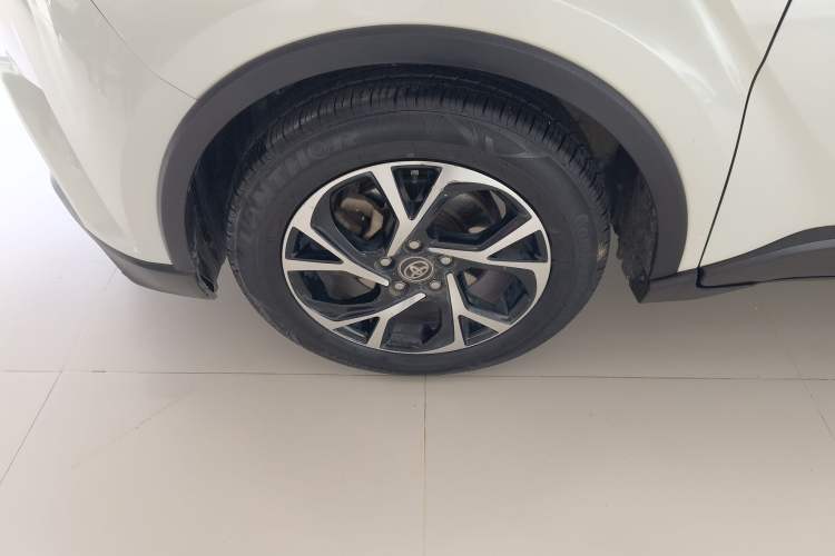 Used Toyota C-HR 2018 2.0L Leading with Sunroof China VI Standard
