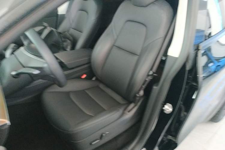 Used Tesla Model Y 2021 Long-Range All-Wheel-Drive Version 3D7
