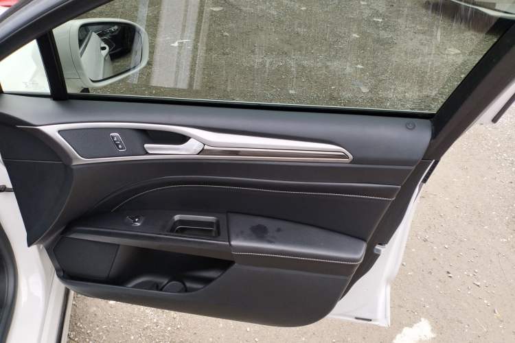 Used Ford Mondeo 2017 EcoBoost 180 Ultimate Model
