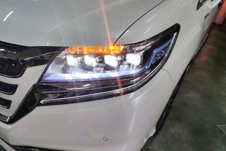 Used Honda Elysion 2019 2.0L Hybrid Supreme Edition
