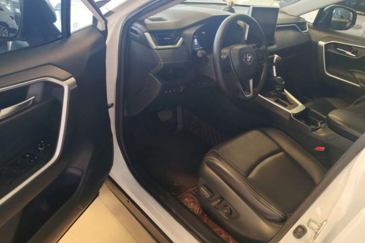 Used Toyota RAV4 2021 2.0L CVT Two-Wheel Drive Fashion Edition
