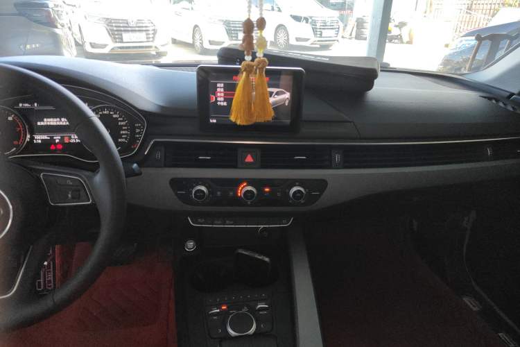 Used Audi A4L 2017 Plus 40 TFSI Ambition Model
