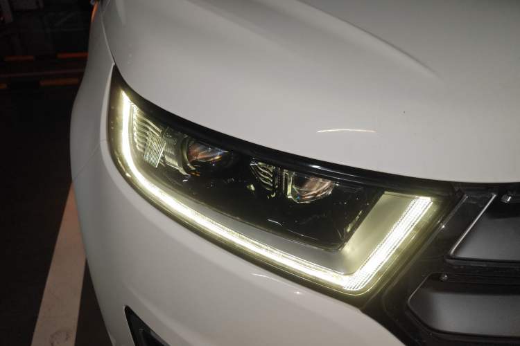 Used Ford Edge 2016 EcoBoost 245 Two-Wheel-Drive Titanium 7-Seater
