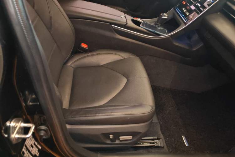 Used Toyota Avalon 2019 2.0L Luxury Edition China VI Standard
