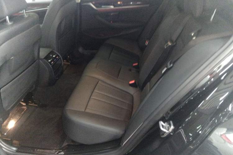 Used BMW 5 Series 2018 525Li Luxury Package
