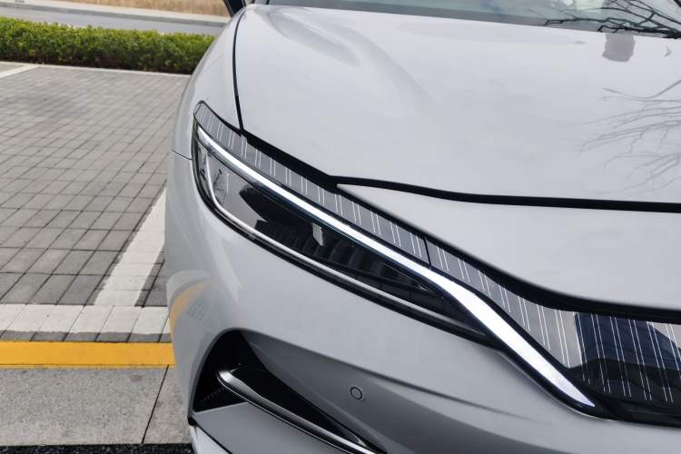 Used BYD Song L EV 2025 550 km Excellence Version
