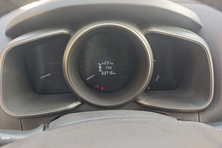 Used Oshan CX70 2016 1.6L manual luxury version
