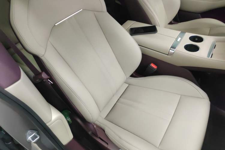 Used  YU7 2025 Ultra-Long Range All-Wheel Drive Pro Version
