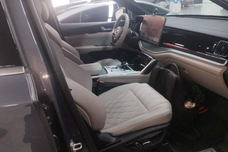 Used BYD Tang New Energy 2024 DM-i Glory Edition 112KM Prestige Model