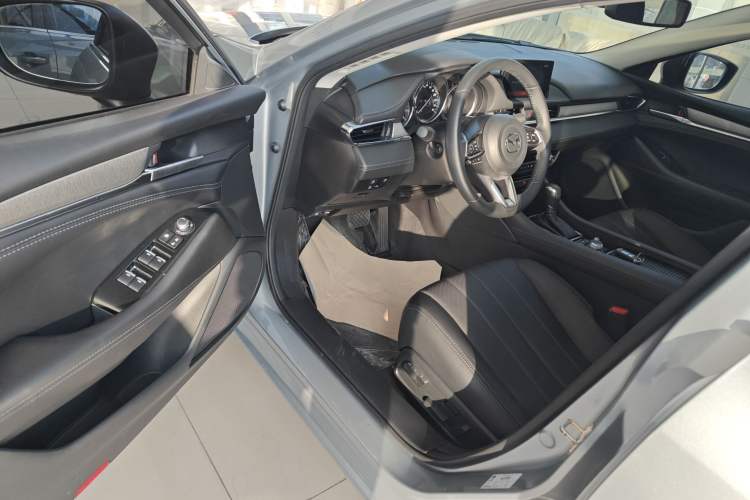 Used Mazda Atenza 2021 2.0L Blue Sky Luxury Edition
