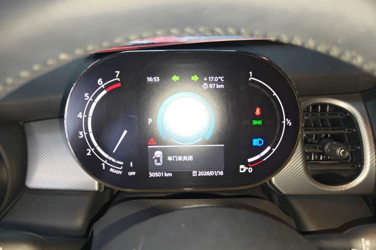 Used  MINI 2022 Updated 1.5T COOPER Classic Edition Five-Door Version
