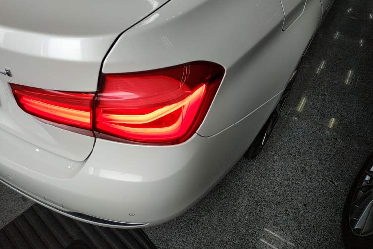Used BMW 3 Series 2019 320Li Fashion Model
