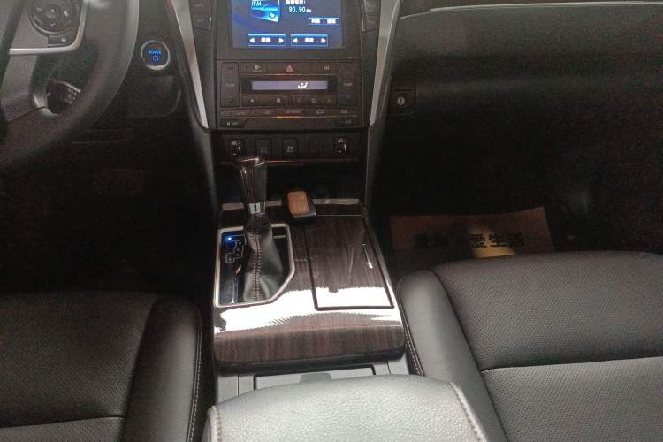 Used Toyota Camry 2016 Dual-Engine 2.5 HG 10th Anniversary Deluxe Navigation Edition
