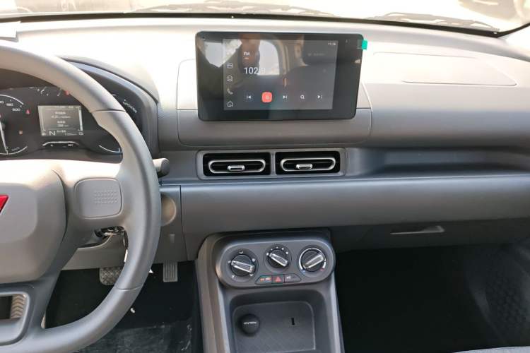 Used Wuling Hongguang New Energy 2025 Extended-Range Hybrid 50 km Standard Version