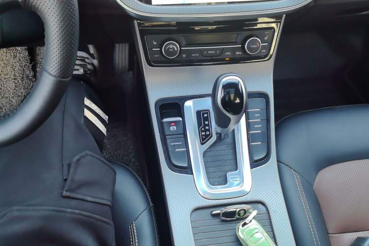 Used Geely Auto Emgrand GS 2017 Elegant Edition 1.3T Automatic Smart Connectivity Model
