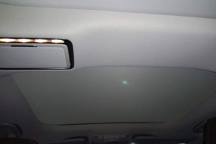 Used Mercedes-Benz E-Class 2022 Second Facelift E 300 L Luxury Edition
