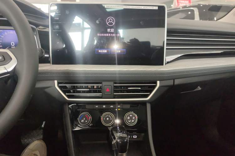 Used Volkswagen Sagitar 2025 Revised Version Three 300TSI DSG Excellence Edition