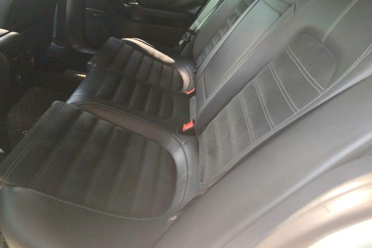 Used Volkswagen FAW-Volkswagen CC 2013 2.0 TSI Luxury Model