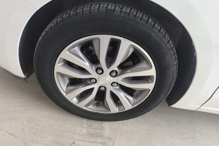 Used Buick GT 2019 18T Automatic Connected Elite Model China VI Standard
