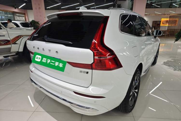 Used Volvo XC60 2023 B5 4x4 Smart Luxury Edition