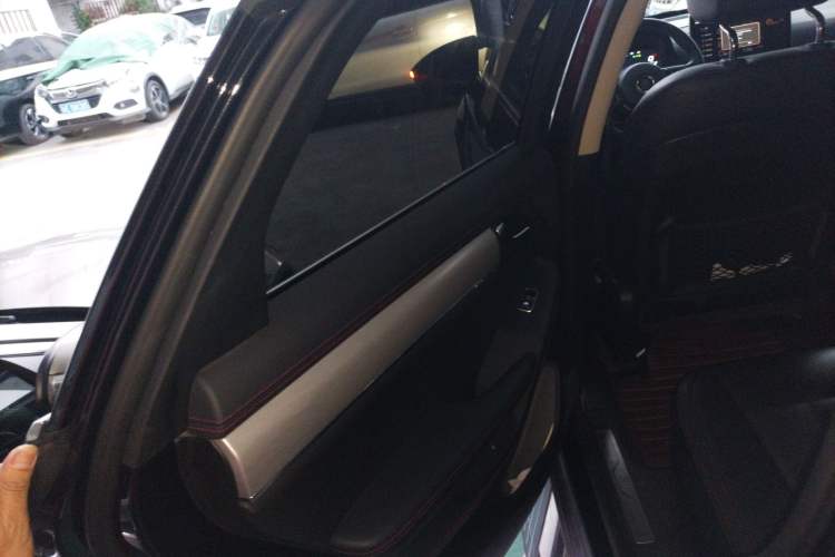 Used BYD Tang New Energy 2019 DM 2.0T All-Wheel Drive Smart Connectivity Enjoyment Model 7 Seats China VI Standard
