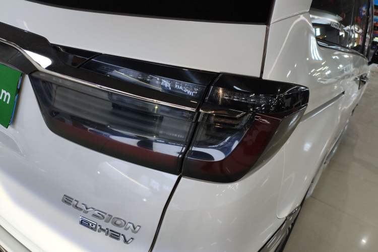 Used Honda Elysion 2022 2.0L eHEV Luxury Edition
