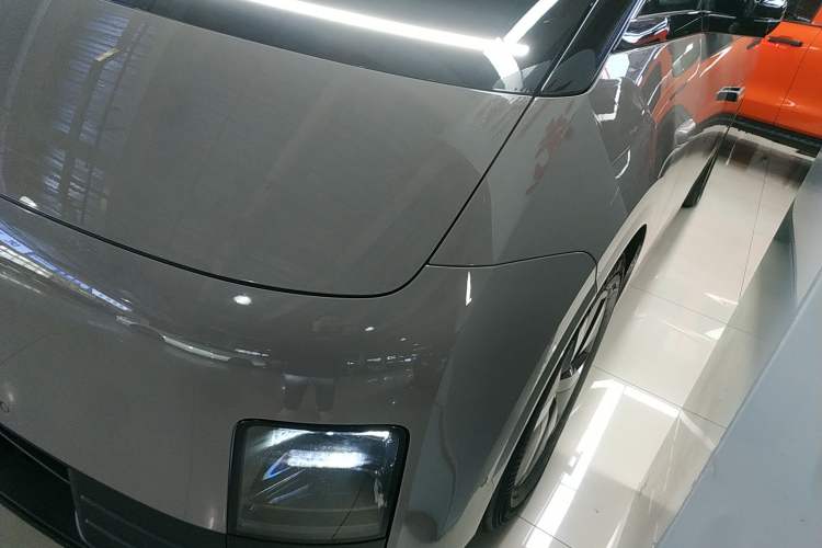 Used Li Auto MEGA 2024 Ultra Model
