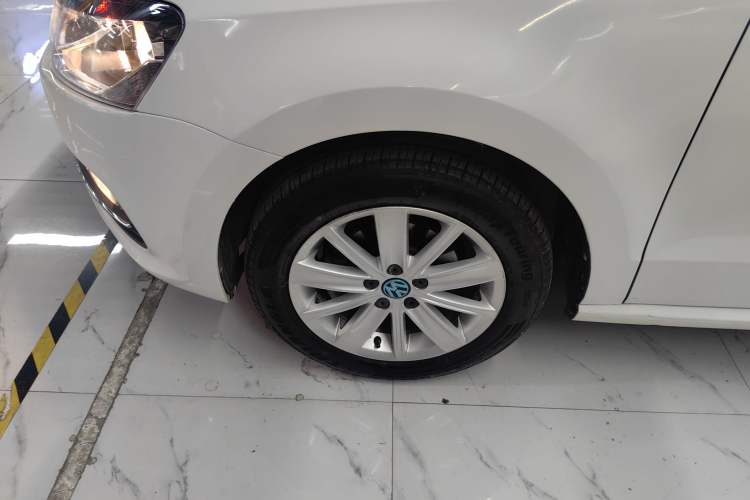 Used Volkswagen Polo 2016 1.6L Automatic Comfort Model
