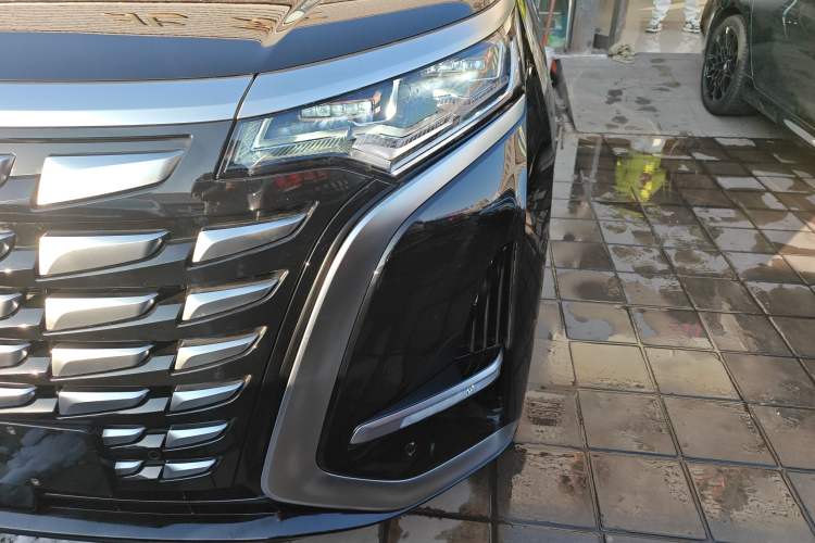 Used Denza D9 2024 DM-i 980 Four-Wheel Drive Prestige Model