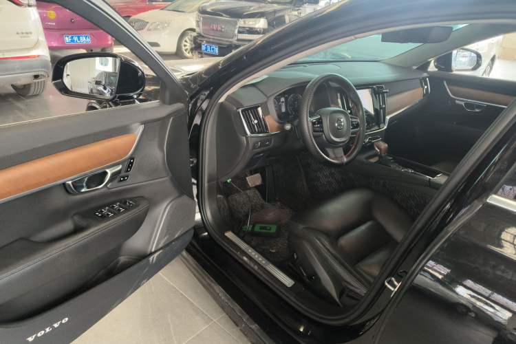 Used Volvo S90 2020 T5 Zhiyi Luxury Edition
