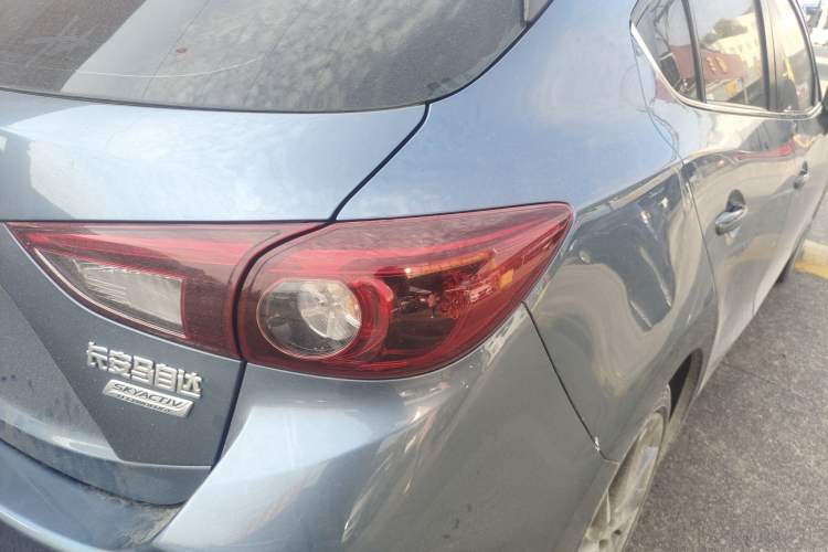 Used Mazda Mazda 3 Axela 2017 Hatchback 2.0L Automatic Luxury Model Emission Standard China V
