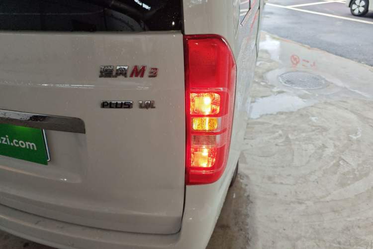 Used  M3 2022 PLUS 1.8L 7-seater Standard Model
