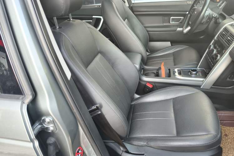 Used Land Rover Discovery Sport 2018 240 PS SE Version