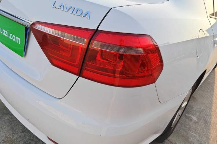 Used Volkswagen Lavida 2013 Revised Classic 1.6L Manual Fashion Edition
