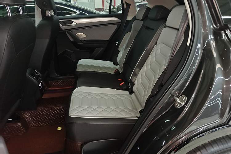 Used Volkswagen Tayron 2024 330TSI Two-Wheel Drive R-Line High-Energy Version
