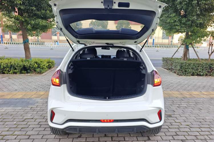 Used Geely Auto Vision X3 2021 PRO 1.5L CVT Deluxe Model
