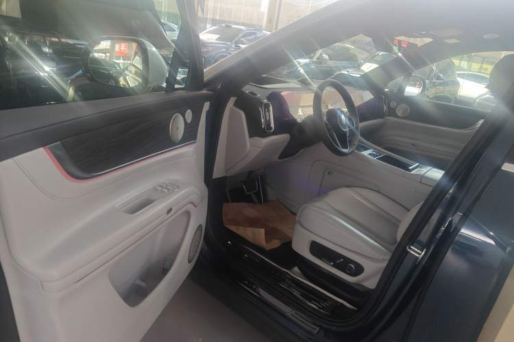 Used Hima AITO M9 2024 Range-Extended Ultra Version 52 kWh 6-Seater Model
