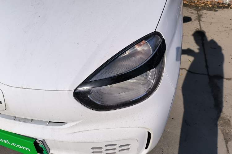 Used Roewe Clever 2021 302 km New Four-Seater Super-Efficient Version