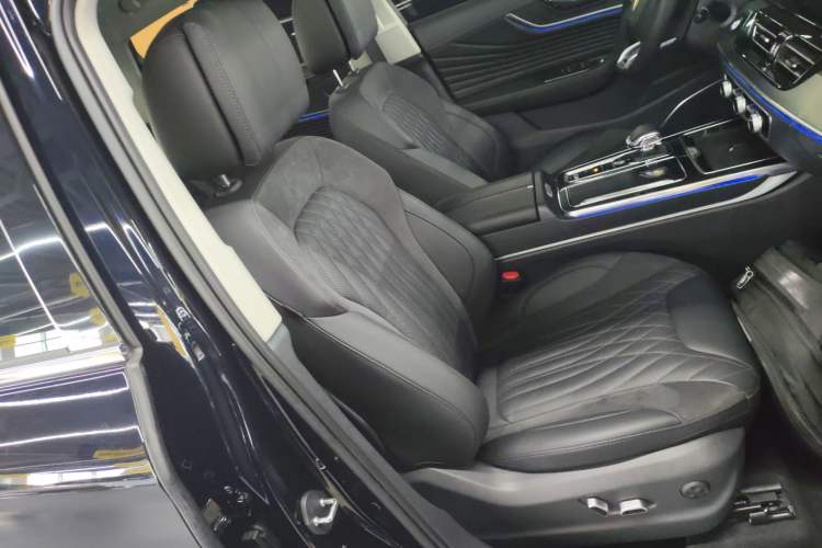 Used Hongqi HS5 2023 2.0T Qixiang Pro Edition
