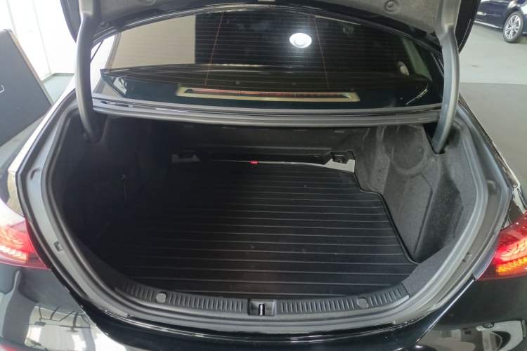 Used Mercedes-Benz E-Class 2022 Revised Version E 300 L Luxury Edition
