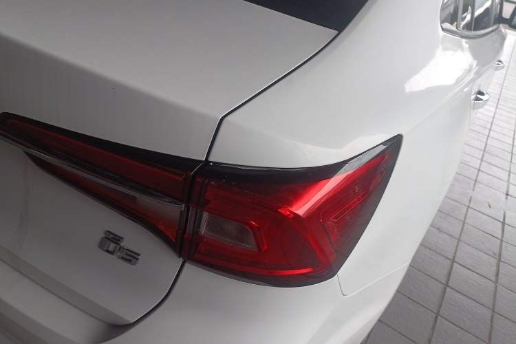 Used Roewe i5 2020 1.5L Automatic 4G Connected Linghao Edition
