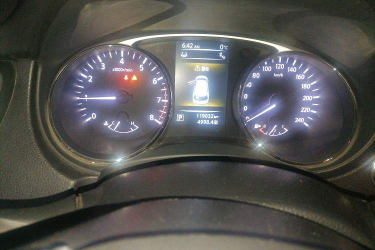 Used Nissan X-Trail 2014 2.5L CVT Luxury Edition 4WD
