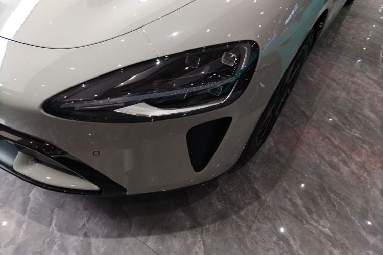 Used Xiaomi Auto SU7 2024 Rear-Drive Standard Founder Edition
