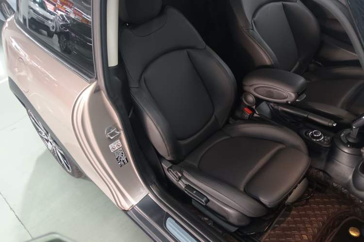 Used  MINI 2023 Updated 1.5T COOPER Artist
