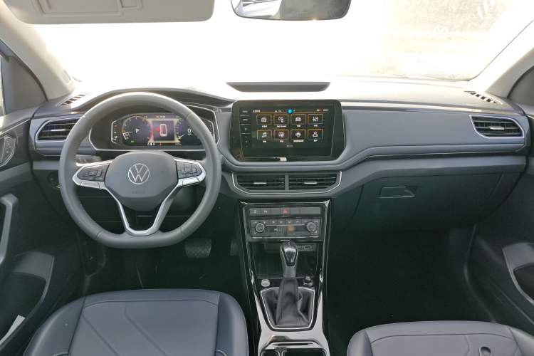 Used Volkswagen Tharu 2025 NewRui 300TSI Prestige Edition
