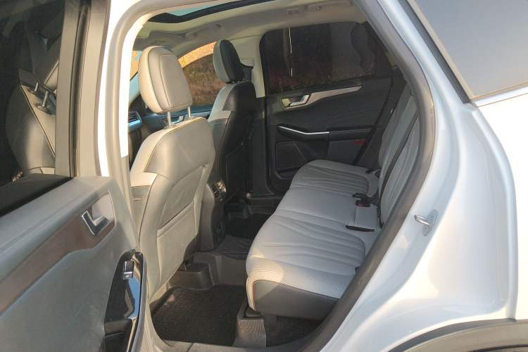 Used Ford Escape 2020 EcoBoost 245 Two-Wheel-Drive Titanium Edition
